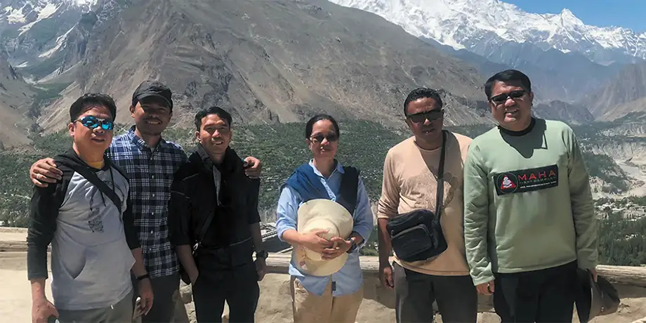 Columban seminarian Jerry Lohera and friends in Pakistan