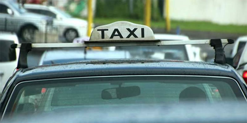 Fiji taxi in traffic