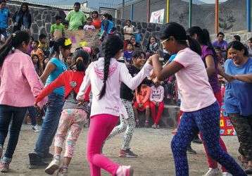 Children playing at Warmi Huasi